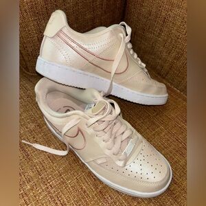 Women's Nike Court Vision Low Premium "Pearl White size 7.5